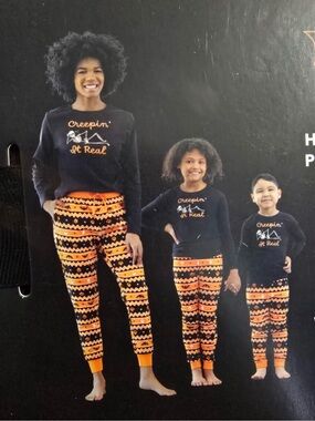 Ladies Glow in the dark Halloween Lounge Wear/ Pajama Set size XL